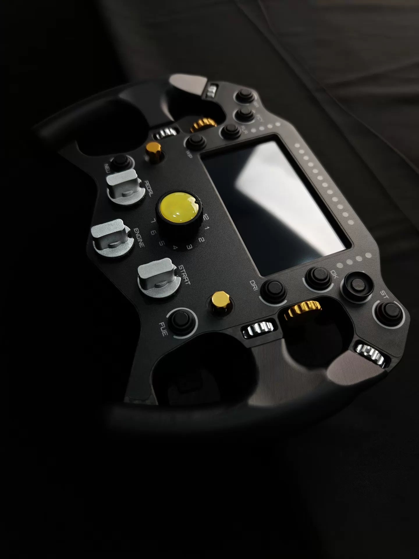 F 499P Sim Racing Wheel – 5” Display, Carbon Fiber Construction